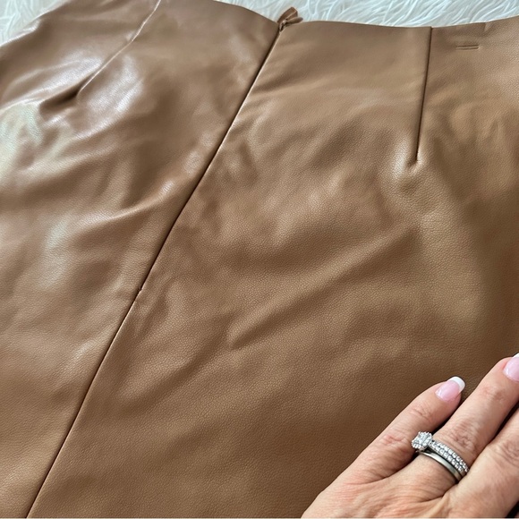 Olivaceous Faux Leather Mini Skirt – Camel Tan Utility Pockets, Size Small - Picture 10 of 16